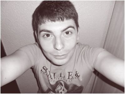 almoharizalm's profile picture. Rap es lo que hago, hip hop es lo que vivo