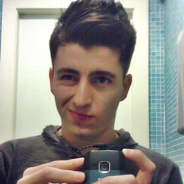 ' Desde 1995 sem conseguir criar uma Bio! :)