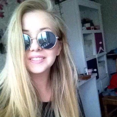 LisaLisayoung17's profile picture. im myself soooo ✌️✌️