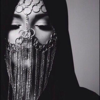 كاتبه مبتدأه ، التغريده الي جابتك تكفي