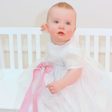 oliprik's profile picture. Dåbstøj og stort udvalg af elegante dåbskjoler til attraktive priser.