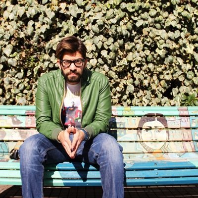 Director de Arte, soy como  el Intrepido Volador, sin mis lentes pierdo mis poderes...