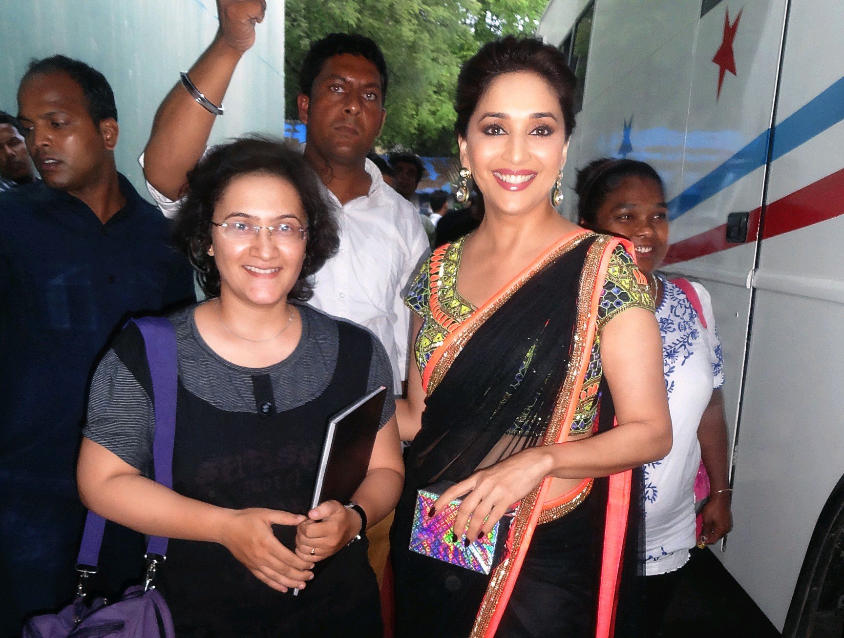 Me a Die hard fan of Madhuri Dixit...Madhuri, only one person I luv unconditionally. My twitter handle dedicated to MD