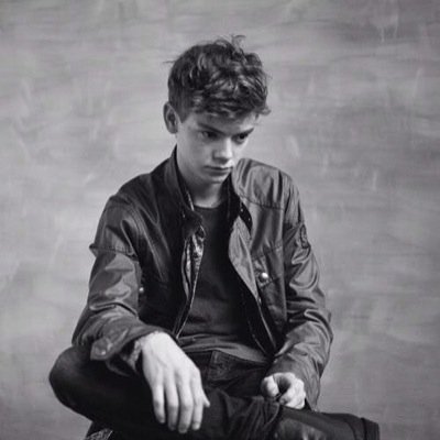 AinsworthEdmund's profile picture. don't call it a fight when you know it's a war. | Ex- Ravenclaw. | Eighteen. | Auror in training. | #TheNewOrder