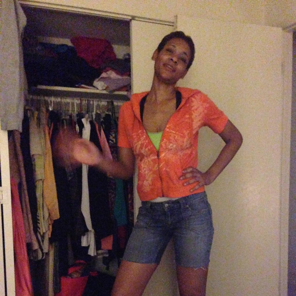I'm 5'8 tall blonde curveous model type