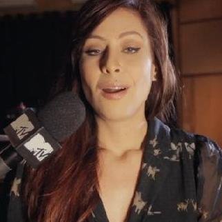 Diva, linda, popular entre os jovi, odiada pelos gamers e Setevidas