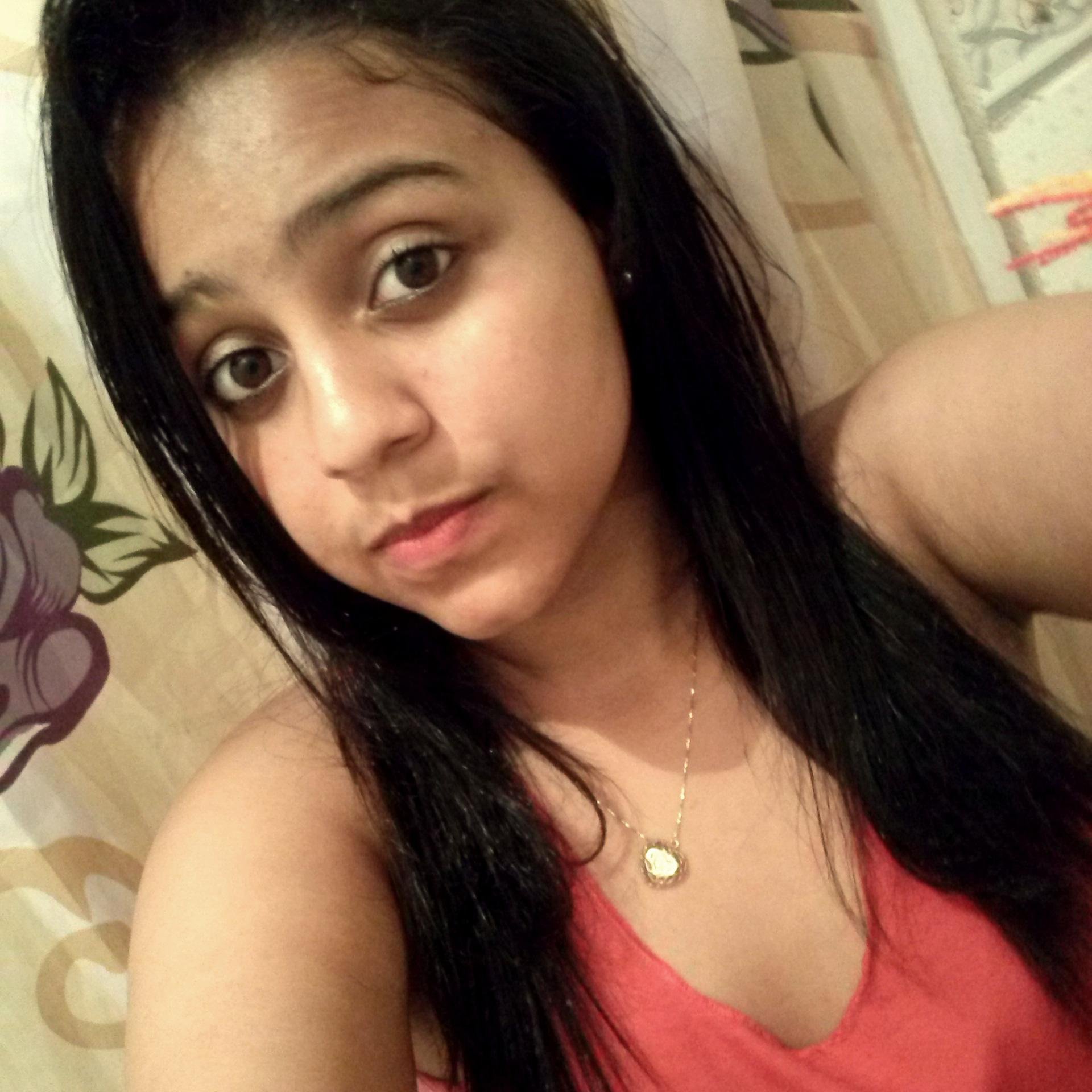 ~ α gαrotiinhα imperfeitα,
αqeelα qeê chorα de dor,
αqeelα qeê ja sofreu poor αmor,
αqeelα qe sαbe se αrrepender ♥