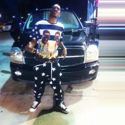 LooneyTay_900's profile picture. 