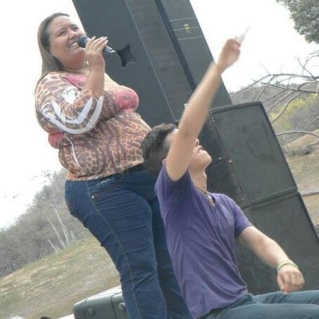 Madre y Amiga