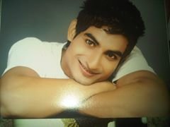 madanmo91542159's profile picture. mm