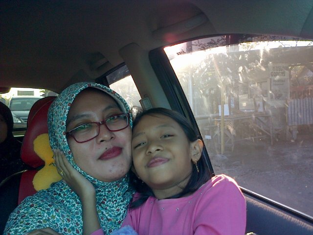 nitafitia's profile picture. Lelahku pengabdianku..