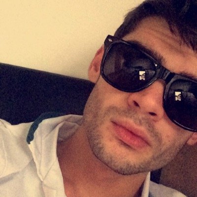 19 scottish ;) come have a chat. ill follow back :) snapchat @: danieel_95 
i will be as random as you are :p