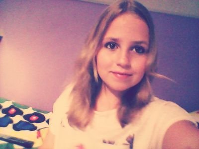 hanni060702's profile picture. 