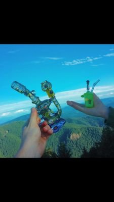 Fellow Oregonians sharing their scenic smoke spots! Tag us or use our # to be featured!(We Do Not Own Any Of The Pictures Posted)