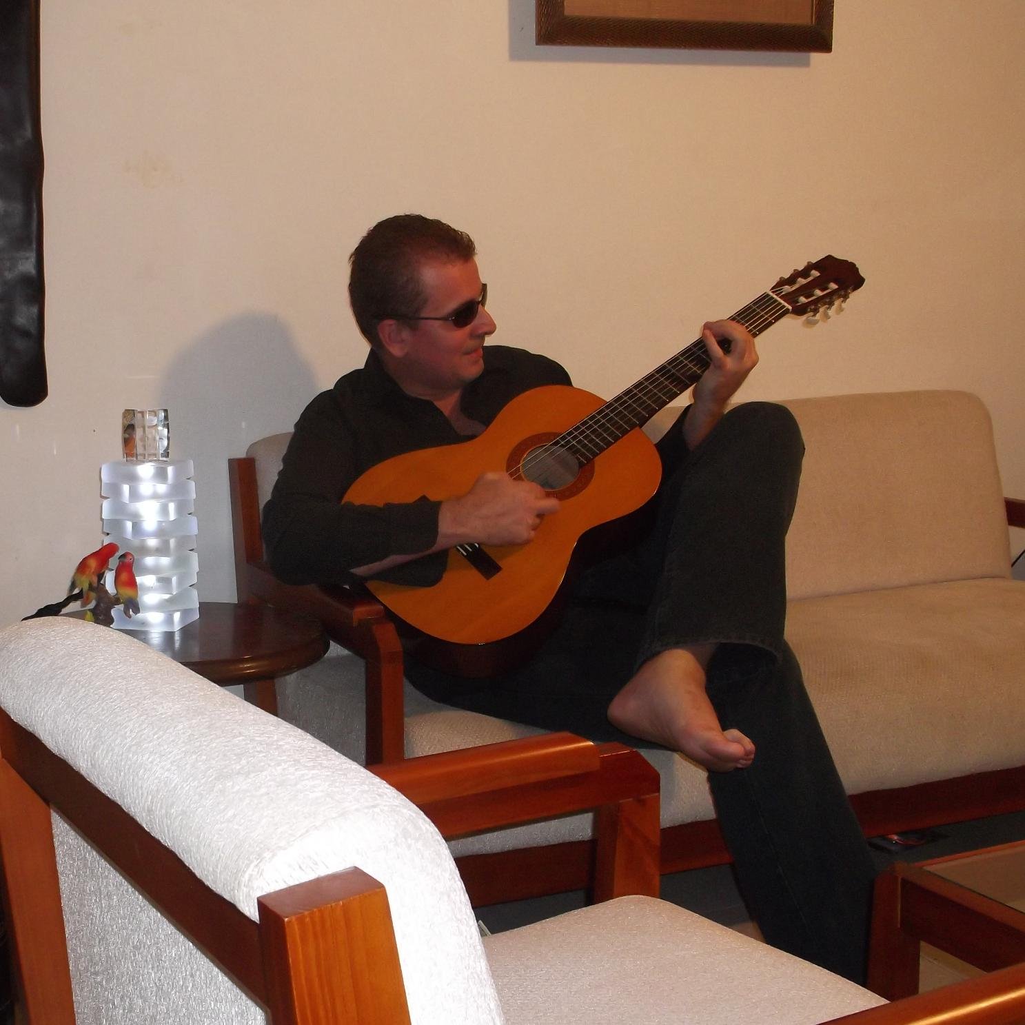 tu mejor amigo en Radio Fm y TV