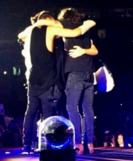 Directioner ♡|| Retweeter :D || I think suicidal people are just angels that wanna go back home † ∞ ♡