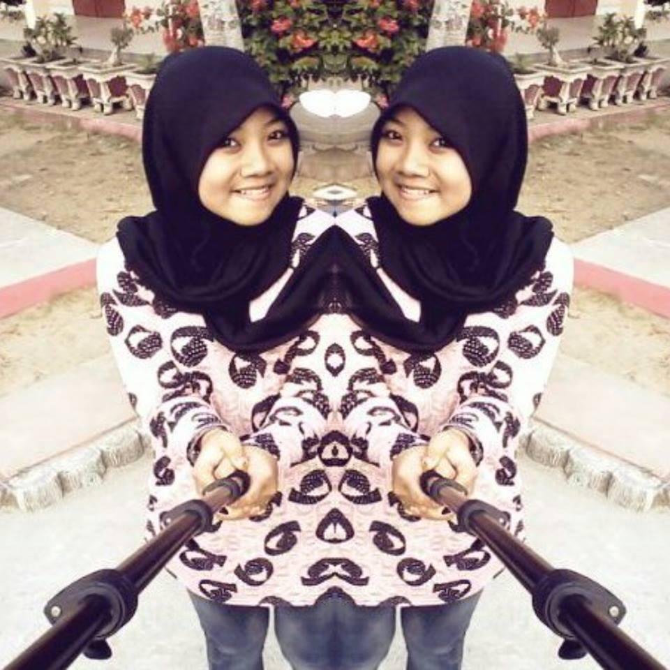 Life is simple :) you make choice and don't look back :)
Yonk Awesome ♥:*{}