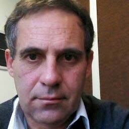 Contador. Administración. Miembro de Fundación Apertura.