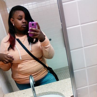 im jusst dhat #BI bitch .. who keeps it 3hunna