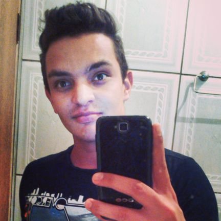 fala de min pelas costas , mas treme quando me ve ✌