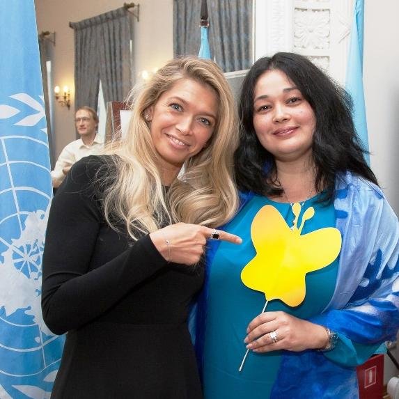 Zarinajan21's profile picture. 