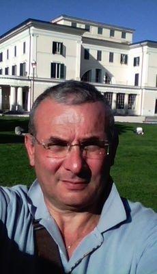 La democrazia e' naturale a colui che e' normalmente abituato a prestare spontaneamente ubbidienza a tutte le leggi, umane o divine. (Ghandi)