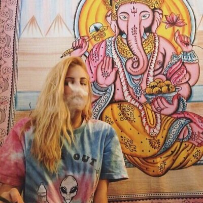 I'm blonde and sometimes I talk a lot. I'm just getting started. I love some good vibes. ॐ