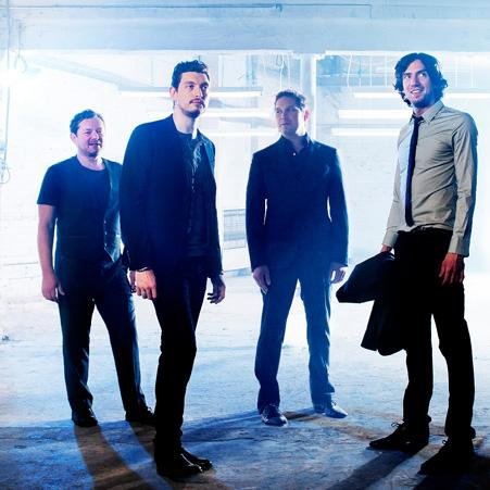 Nós somos um fã clube do Snow Patrol em Campo Grande. Segue?