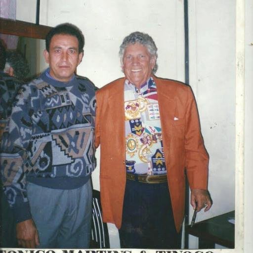 sou compositor de musicas sertanejas raiz, com alguns sucessos gravados com grandes nome , sou ator em dois filmes e muitas apresentações em circos......