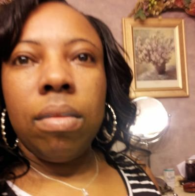 pippins13's profile picture. 