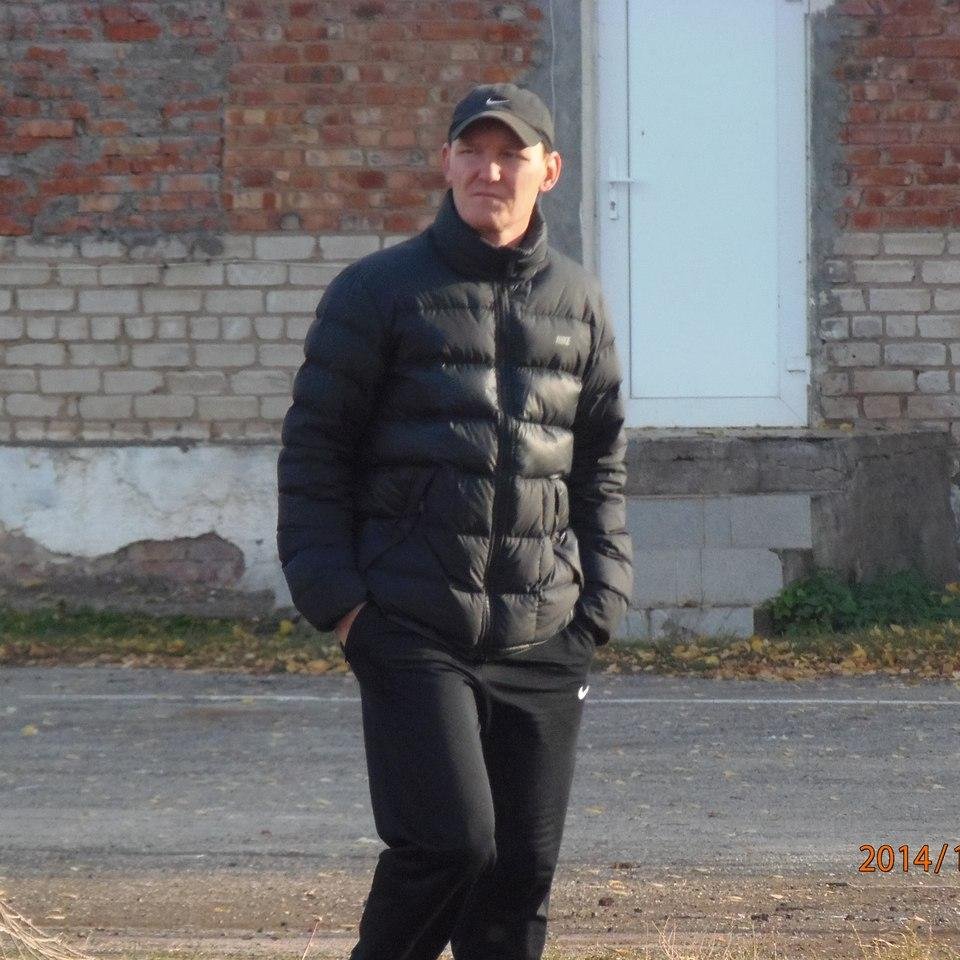 oleg100877's profile picture. 