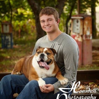 rileyhensley12's profile picture. Chillin