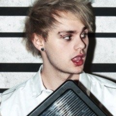 follow @darkcirclesluke , and tweet me for a dm to luke !!!