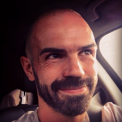 ...Troppo scarso per fare il calciatore...troppo stonato per fare il cantante...Fortunatamente ho interessanti prospettive per il futuro!