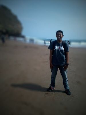 penjaga WC UMUM || salam satu senyum  :)