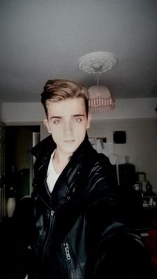 Professional e-sports manager; future Top Model ;)