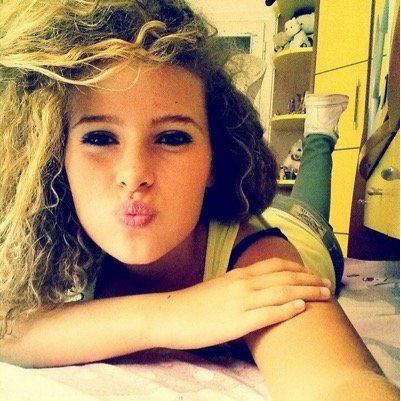 iolandascardicc's profile picture. La distanza puo dividere due corpi ma non due cuori...