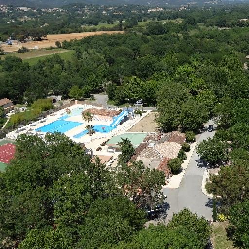 camping location mobil home bungalow provence var cote d'azur st tropez soleil mer plages piscine parc aquatique animations tennis restaurant 4 etoiles