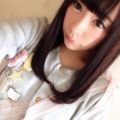 生主してますん。うーたんです。ふぉろーしてくれたら、ふぉろー返しちゃいます。よろしくです。ちくわパンが大好きです。