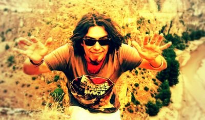 bla_pedro's profile picture. al viajar la luz se vuelve roja... me gusta viajar