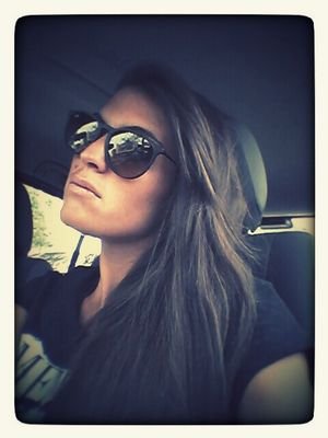 clarimondra's profile picture. 28 años / oriunda de concordia / abogada / curiosa / un tanto ciclotímica// Gustos: cine!// - Podrán morir las personas pero jamás sus ideas- (E.G)