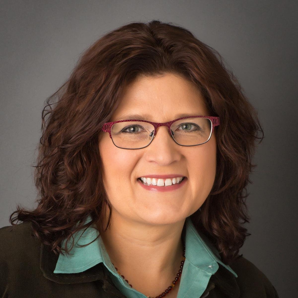 Passionate about Communications, Coaching and Creative Expression.