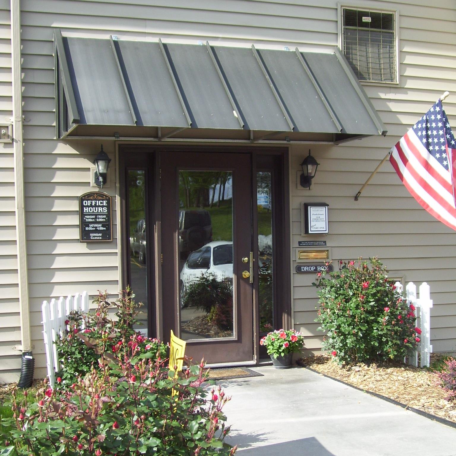 EaglesPointe's profile picture. Now Leasing!  Give us a call toll free at (844) 748-3659 or (319) 365-6558 to tour your new apartment!!!