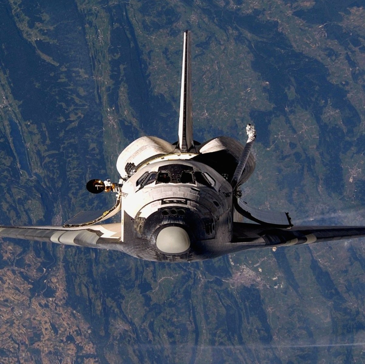 Aerospace engineer. Violinist. Exploring Space Ad Infinitum.