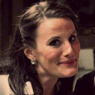 Politics & life from my POV. Progressive. Likes danger. Snarky comments are my own. Senior Campaign Director @DailyKos.