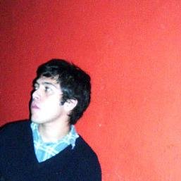 Chalecos, polerones, drama y canciones.