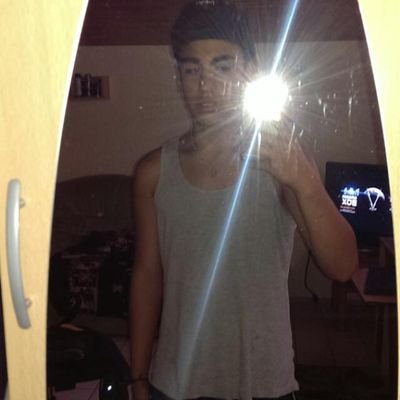 9404f31e30b7489's profile picture. 