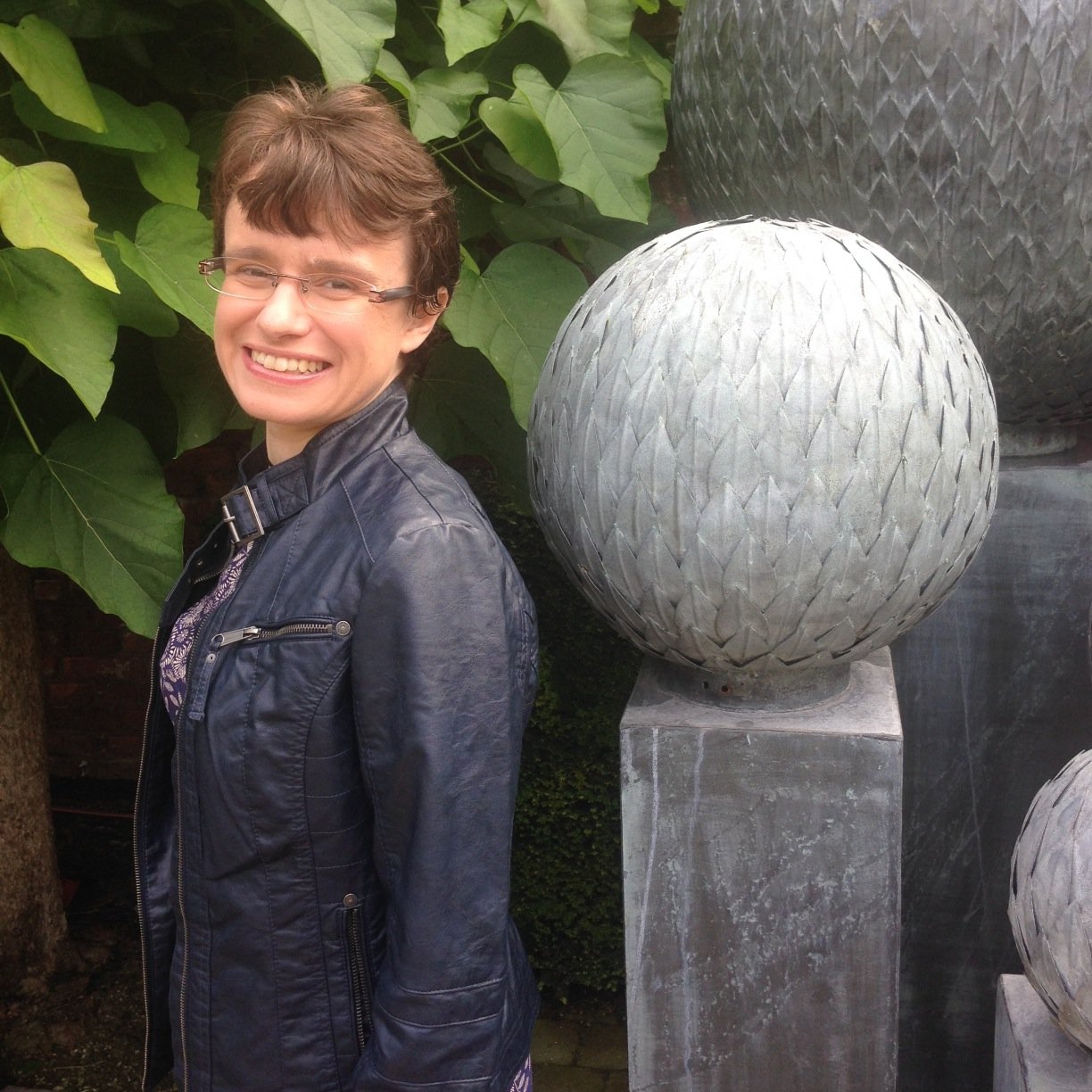 Historian: countryside, mental health & farming; hospital farms. Author of Communities in Contrast. Associate Professor @UoNHumanities FRHistS. SFHEA.