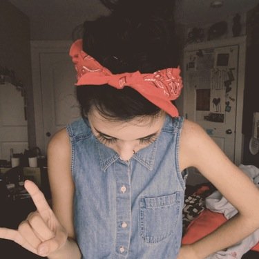 A hopeless romantic who has big city dreams, mixed feelings, & is in love with sleep. #ProjectLG