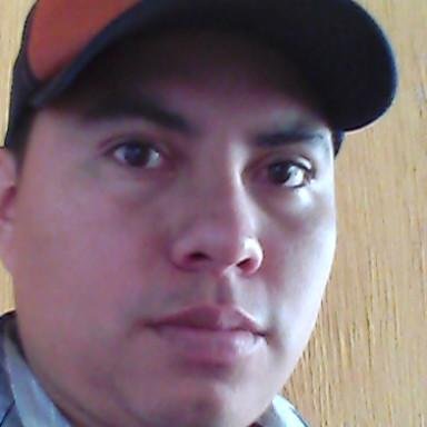 Mi alimento es el ROCK soy fanatico del futbol y mi mayor motivacion es mi familia